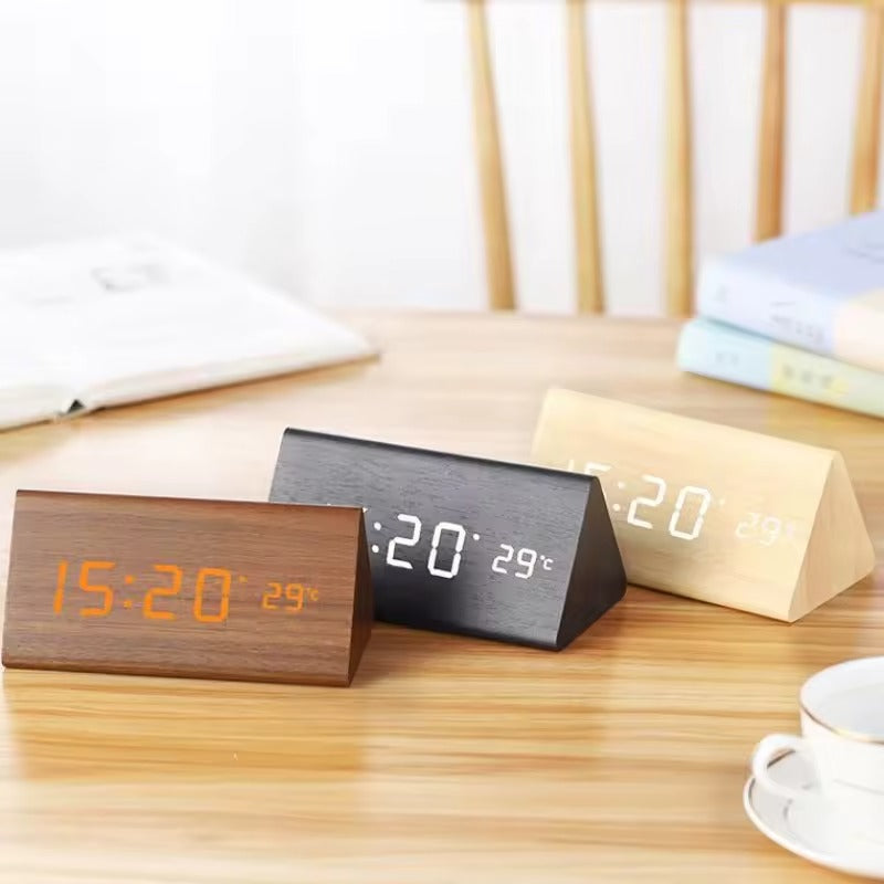 Moderne Digitale Wekker met Houtlook LED Display en Spraakbesturing