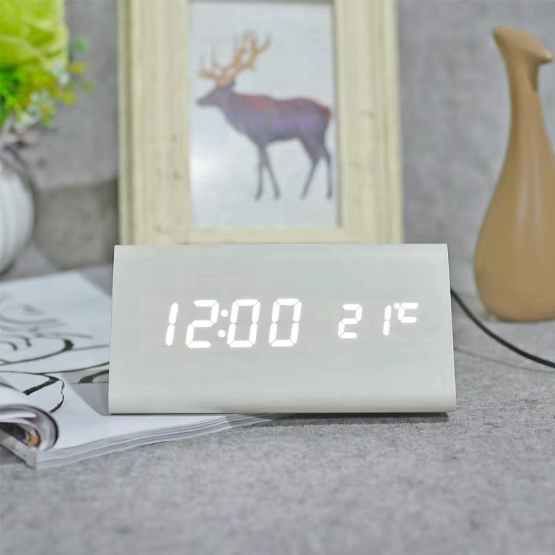 Moderne Digitale Wekker met Houtlook LED Display en Spraakbesturing