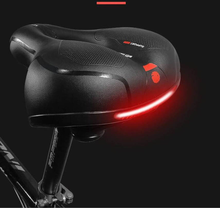 Comfortabel fietszadel met CloudComfort technologie, zacht en ademend, universele pasvorm, geschikt voor alle fietsmodellen.