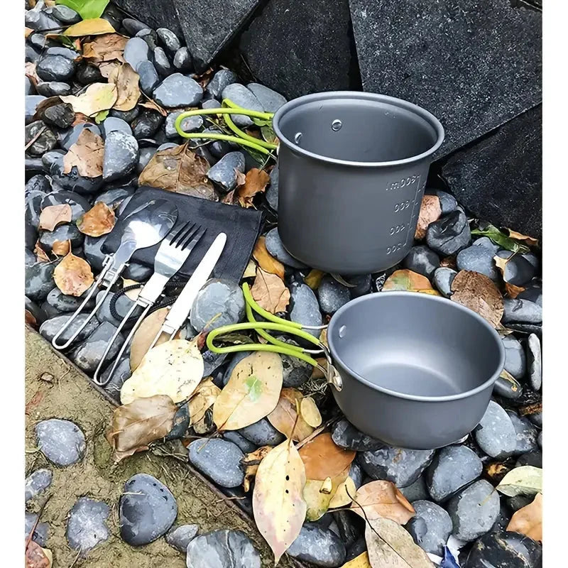Compacte Camping Pannenset met Bestek - OutdoorHavenNL