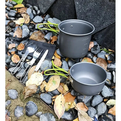 Compacte Camping Pannenset met Bestek - OutdoorHavenNL