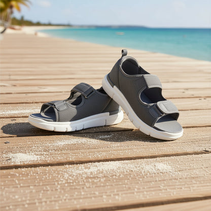 Heren sandalen met orthopedische steun, speciaal ontworpen voor comfort tijdens lange wandelingen.