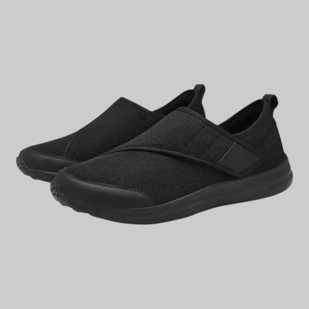 Comfortabele unisex schoenen met klittenband voor diabetespatiënten, brede pasvorm en orthopedische ondersteuning.