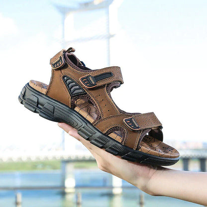 Comfortabele gezondheidsschoenen, heren sandalen orthopedisch ontworpen voor effectieve voetpijn verlichting.